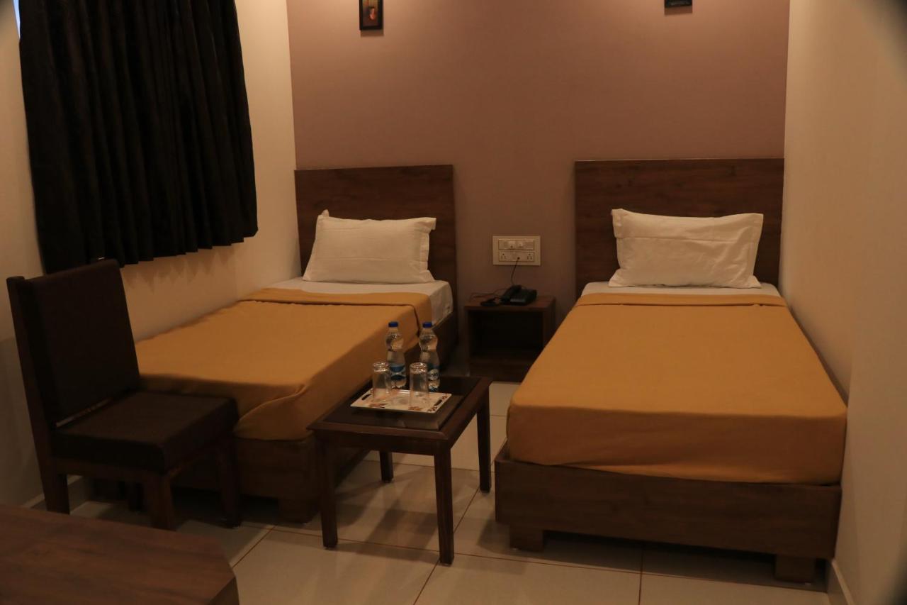 Hotel Viraj Residency Bhuj Exterior foto